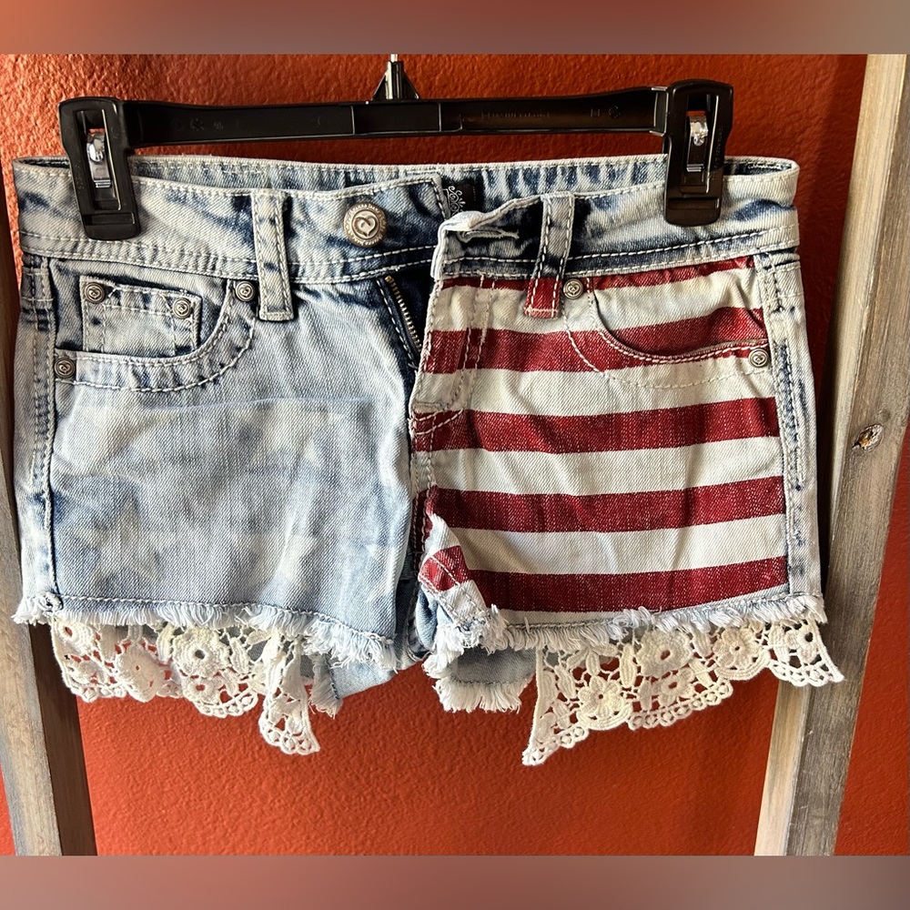 Shyanne, American flag shorts, size 25